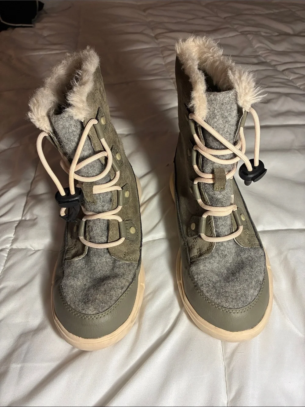 Sorel Youth Whitney II Short Lace Waterproof Boots Olive/Gray/ Pink Size 3